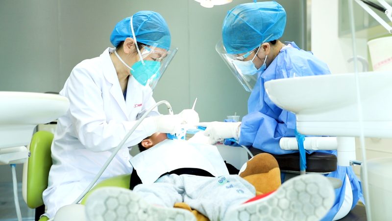 隐形牙套矫正：价格之外，你还需要了解这些**